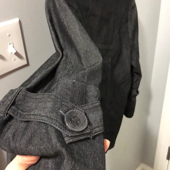 Adorable cropped dark denim jacket Medium - Picture 6 of 6